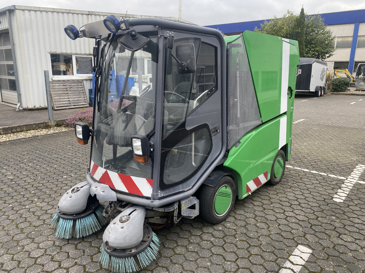 TENNANT Green Machines 500 ZE electric 500 ZE - Kehrmaschine: das Bild 1 TENNANT Green Machines 500 ZE electric 500 ZE - Kehrmaschine: das Bild 1