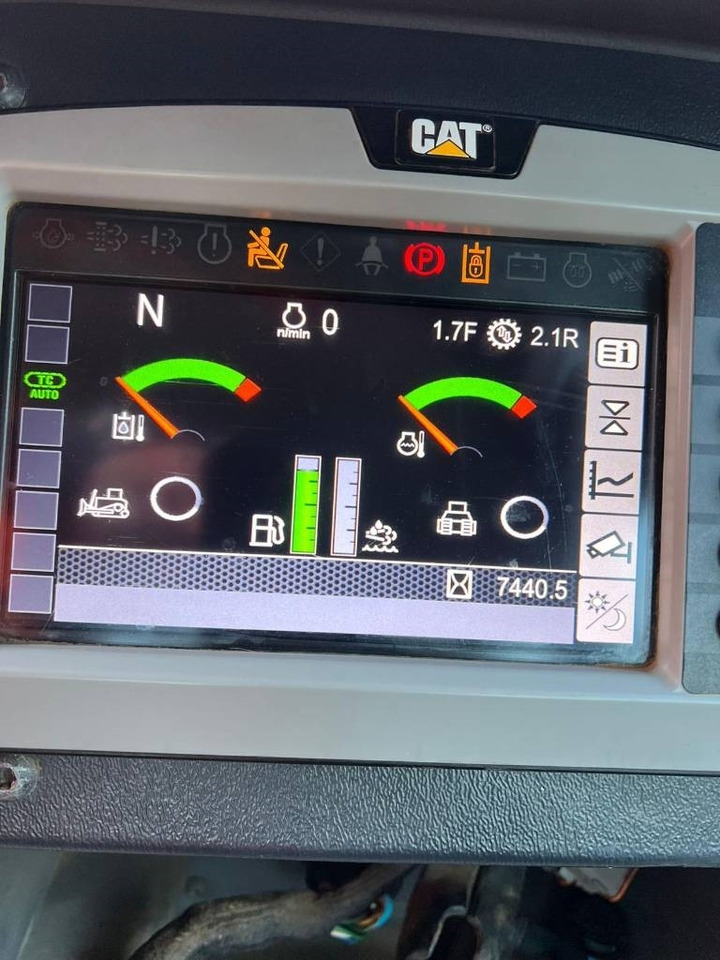 CAT D 4 K 2 LGP (Under Preparation) - Bulldozer/ Planierraupe: das Bild 2 CAT D 4 K 2 LGP (Under Preparation) - Bulldozer/ Planierraupe: das Bild 2