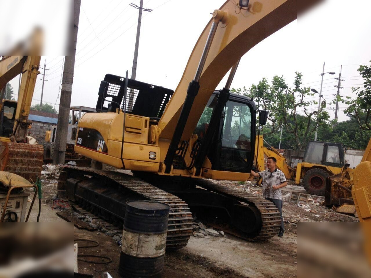 CATERPILLAR 325DL - Kettenbagger: das Bild 4 CATERPILLAR 325DL - Kettenbagger: das Bild 4