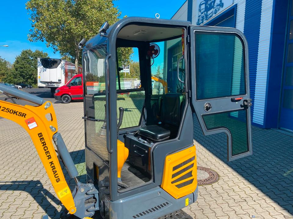 Minibagger BK1250KSR inkl. Zubehörpaket Klein *INKL.19% MWST*KUBOTA*SCHWENKARM*VERSTELLFAHRW*SOFORT!* - Minibagger: das Bild 5 Minibagger BK1250KSR inkl. Zubehörpaket Klein *INKL.19% MWST*KUBOTA*SCHWENKARM*VERSTELLFAHRW*SOFORT!* - Minibagger: das Bild 5