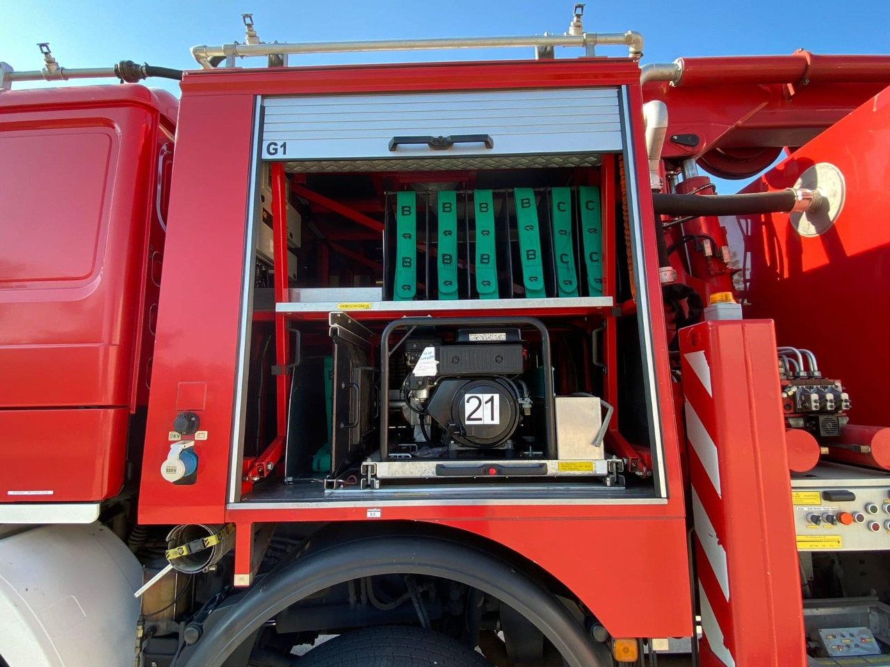 MAN 35.403 - Feuerwehrfahrzeug: das Bild 5 MAN 35.403 - Feuerwehrfahrzeug: das Bild 5