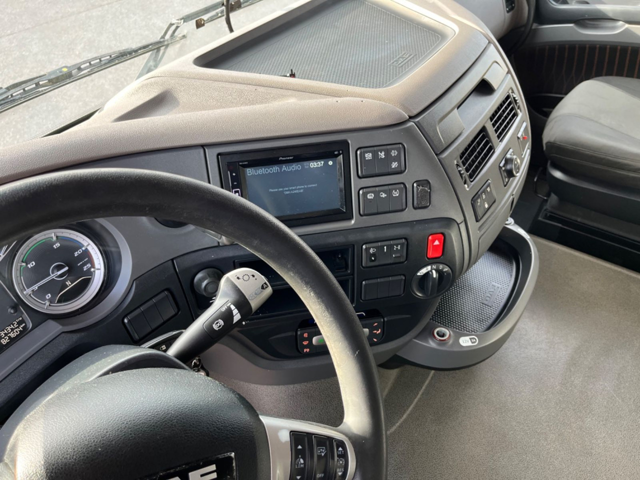 Sattelzugmaschine DAF XF 460 SSC: das Bild 10