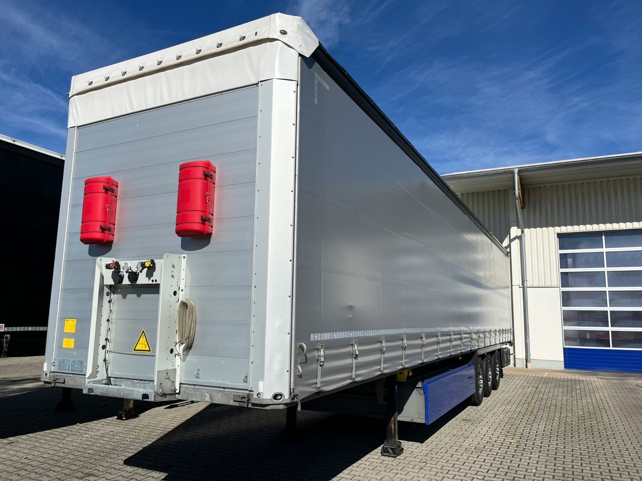 Schmitz Cargobull SCS 24 Bordwand - Planenauflieger: das Bild 2 Schmitz Cargobull SCS 24 Bordwand - Planenauflieger: das Bild 2