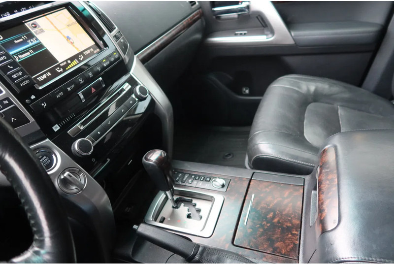 Toyota Land Cruiser V8 200 V8. 4.5D Executive. 7 Persoons. Luchtvering. Marge voertuig - PKW: das Bild 5 Toyota Land Cruiser V8 200 V8. 4.5D Executive. 7 Persoons. Luchtvering. Marge voertuig - PKW: das Bild 5