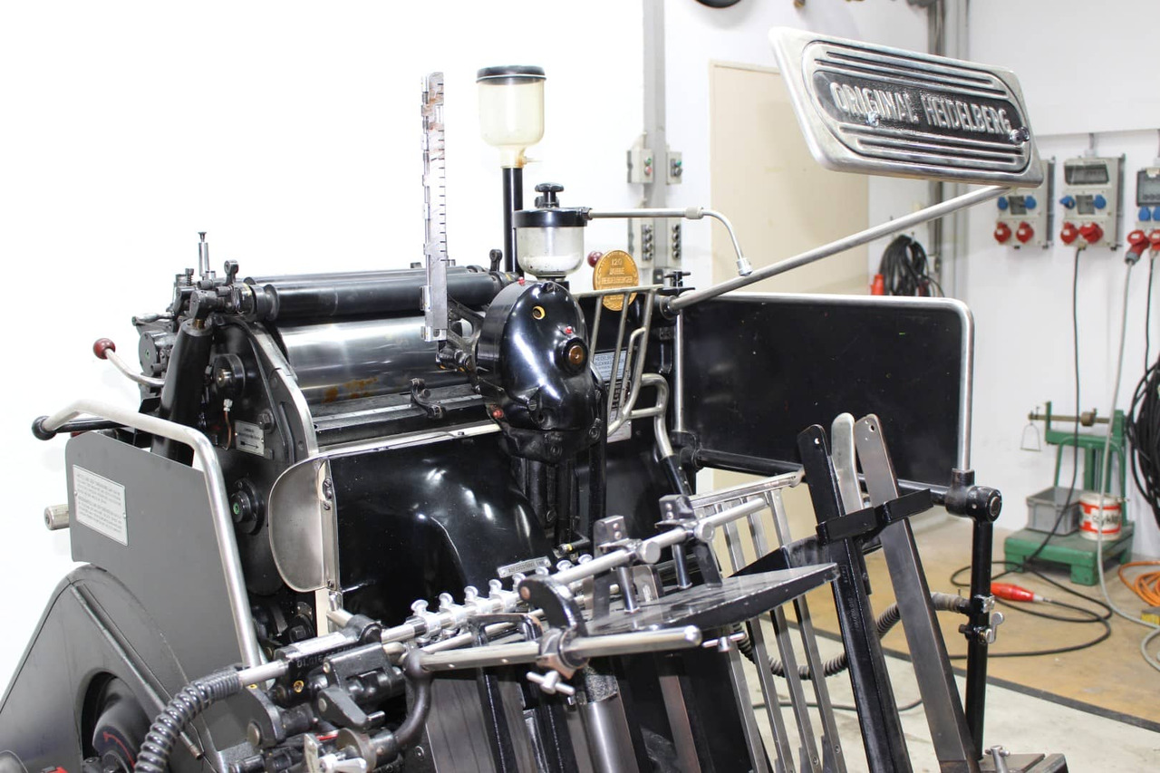 Heidelberg OHT - Papierschneidemaschine: das Bild 4 Heidelberg OHT - Papierschneidemaschine: das Bild 4