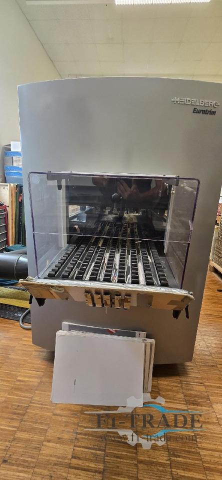 Heidelberg Eurotrimm ET1000 - Industriemaschine: das Bild 5 Heidelberg Eurotrimm ET1000 - Industriemaschine: das Bild 5