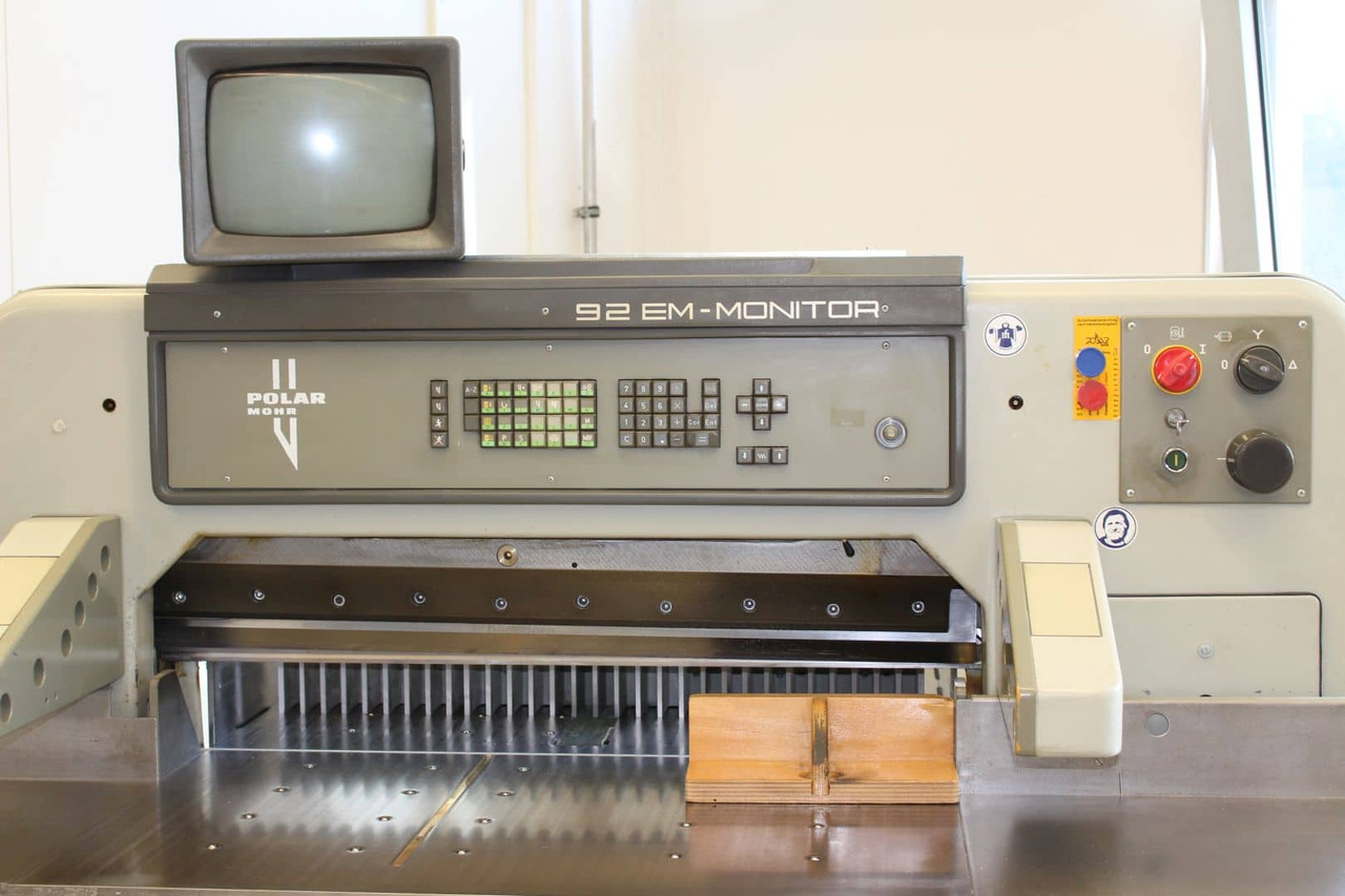 Polar 92 EM-MON - Papierschneidemaschine: das Bild 2 Polar 92 EM-MON - Papierschneidemaschine: das Bild 2