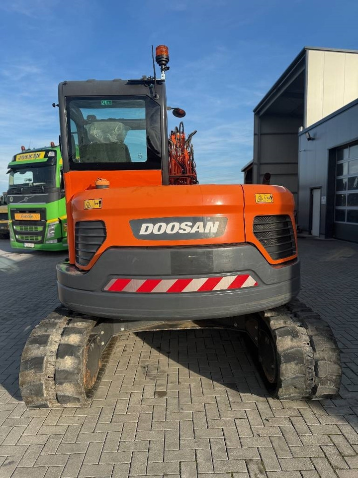 Doosan DX 85 R - Minibagger: das Bild 4 Doosan DX 85 R - Minibagger: das Bild 4