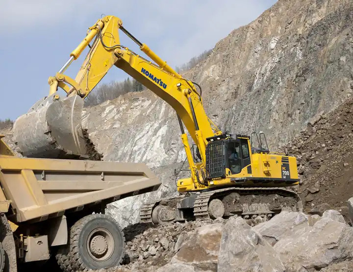 70 Ton Used Japan Komatsu PC700 Excavator for Sale Used Excavator PC220 PC200 PC240 PC600 PC650 PC700 PC800 - Bagger: das Bild 1 70 Ton Used Japan Komatsu PC700 Excavator for Sale Used Excavator PC220 PC200 PC240 PC600 PC650 PC700 PC800 - Bagger: das Bild 1