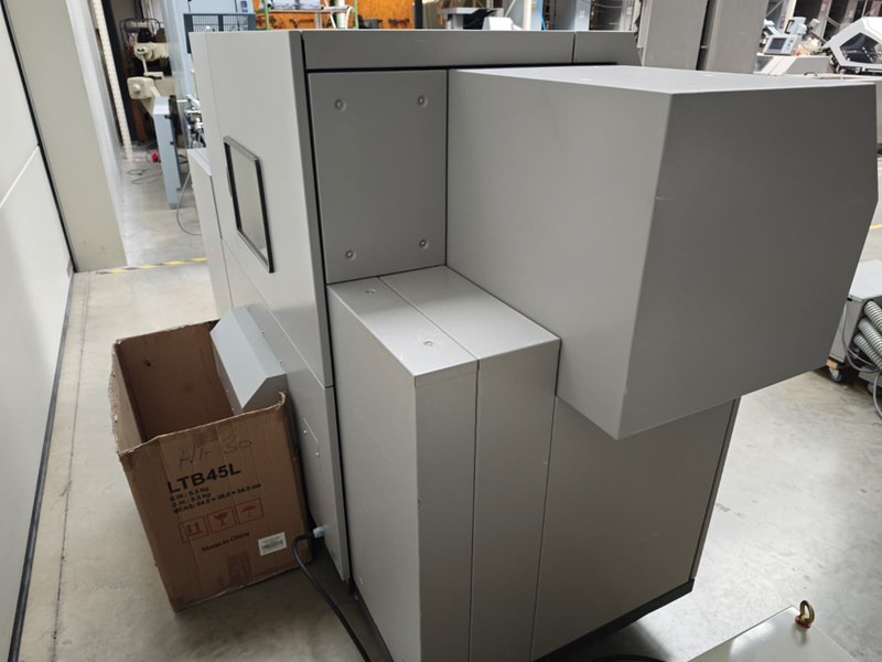 Horizon HT-30 | 2005 | 1.65 Mio - Papierschneidemaschine: das Bild 4 Horizon HT-30 | 2005 | 1.65 Mio - Papierschneidemaschine: das Bild 4