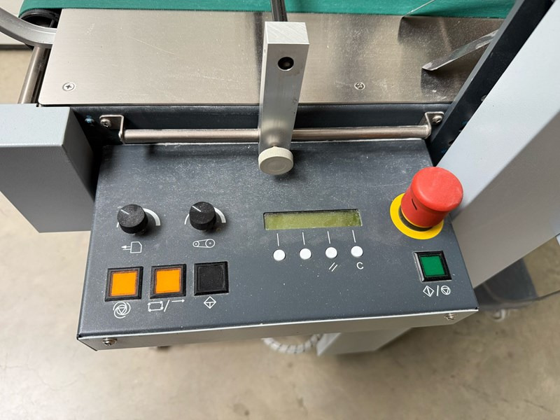 Horizon PST-40 - Falzmaschine: das Bild 2 Horizon PST-40 - Falzmaschine: das Bild 2