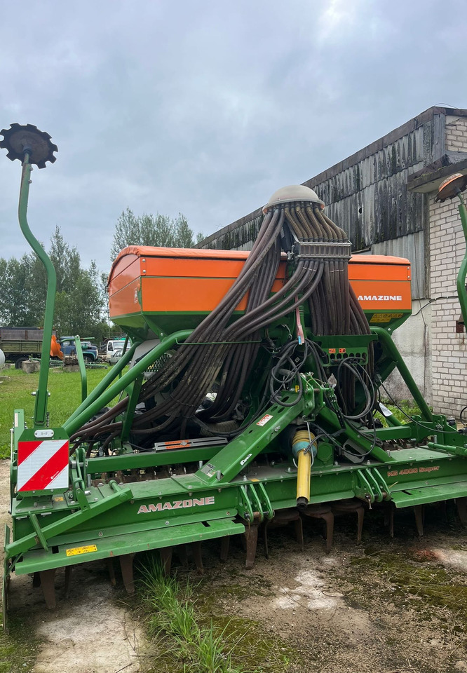 AMAZONE AD-P 4000 Super - Säkombination: das Bild 2 AMAZONE AD-P 4000 Super - Säkombination: das Bild 2