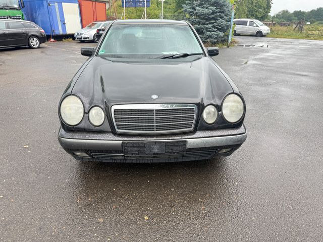 Mercedes-Benz E 200 - Limousine: das Bild 2 Mercedes-Benz E 200 - Limousine: das Bild 2