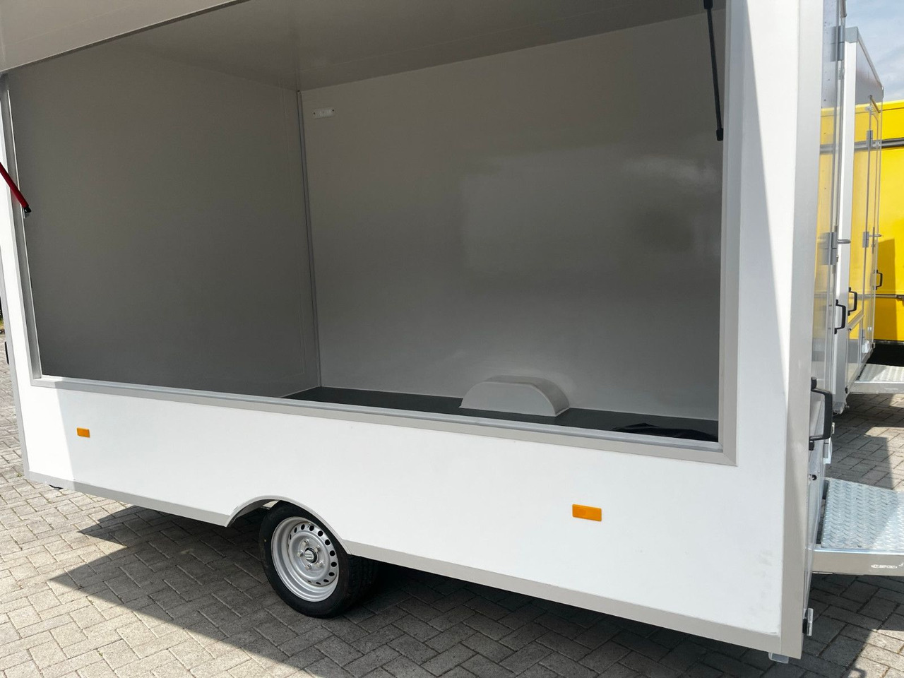 Esselmann Sandwichanhänger Verkaufsanhänger leer - Verkaufsanhänger: das Bild 3 Esselmann Sandwichanhänger Verkaufsanhänger leer - Verkaufsanhänger: das Bild 3