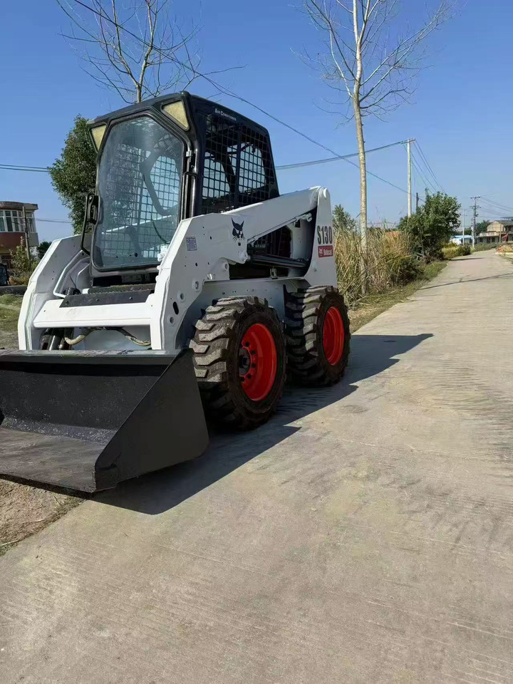 Bobcat S130 - Kompaktlader: das Bild 4 Bobcat S130 - Kompaktlader: das Bild 4