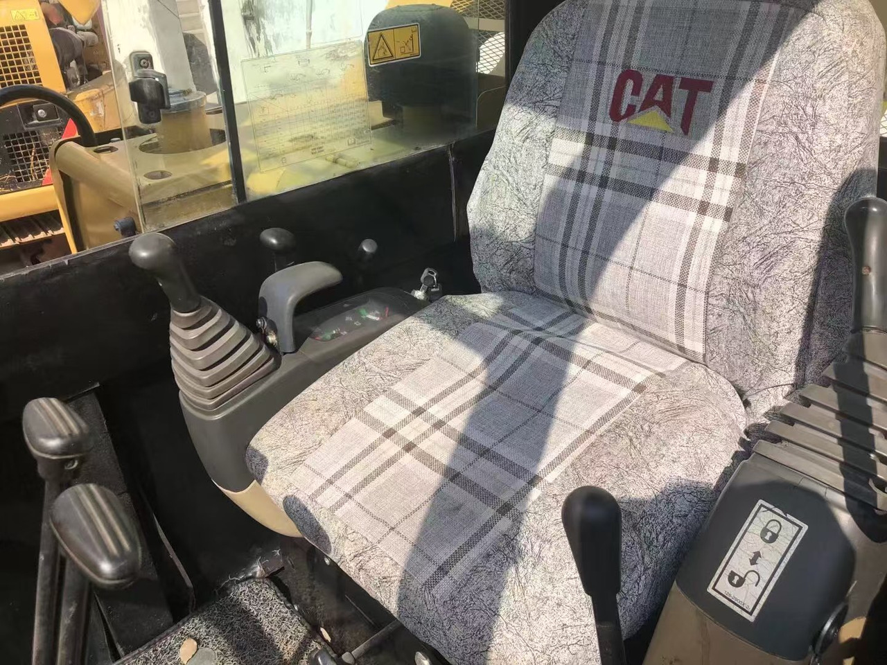 CAT 306D - Kettenbagger: das Bild 3 CAT 306D - Kettenbagger: das Bild 3