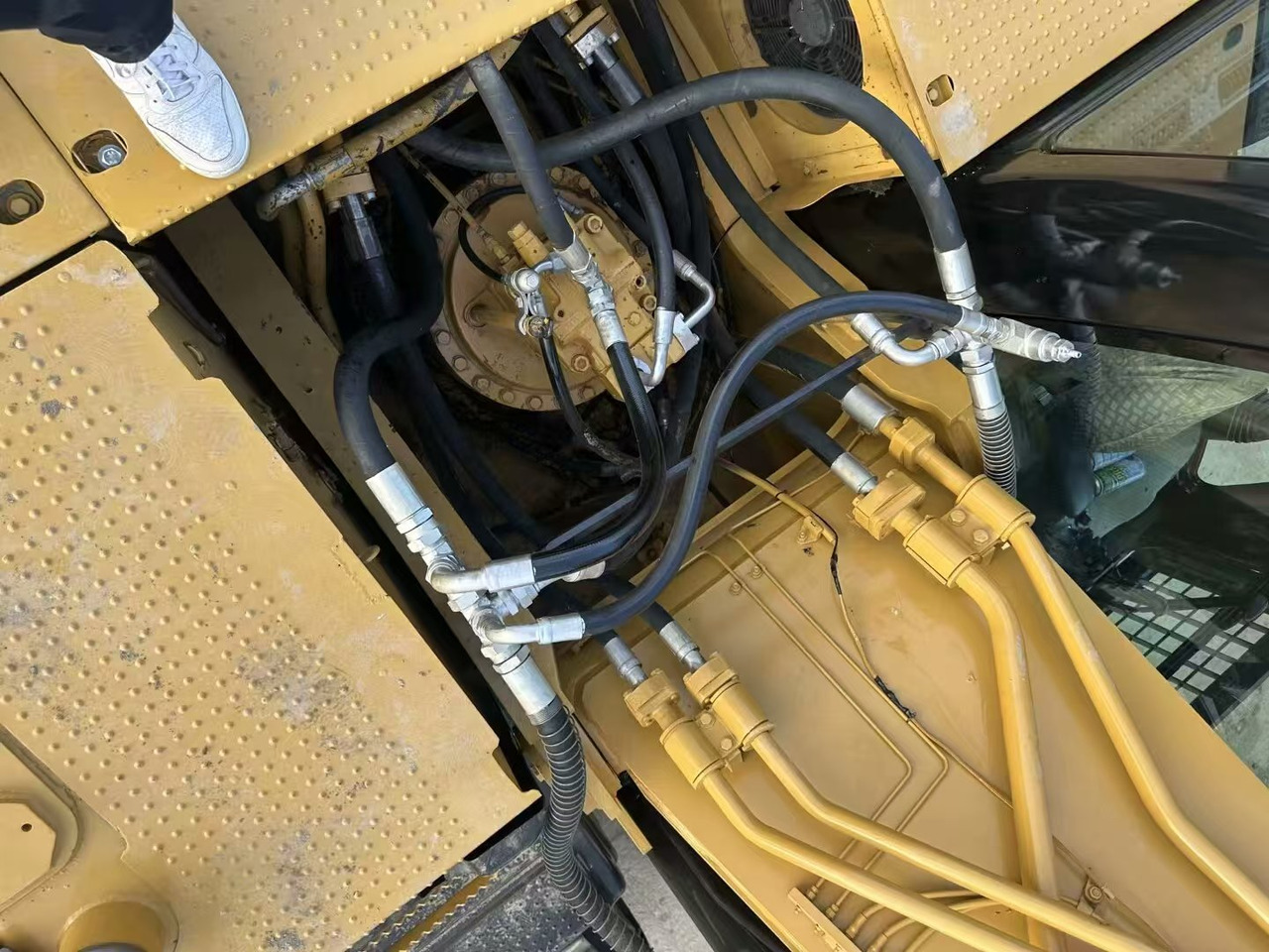 CAT 330D - Kettenbagger: das Bild 4 CAT 330D - Kettenbagger: das Bild 4