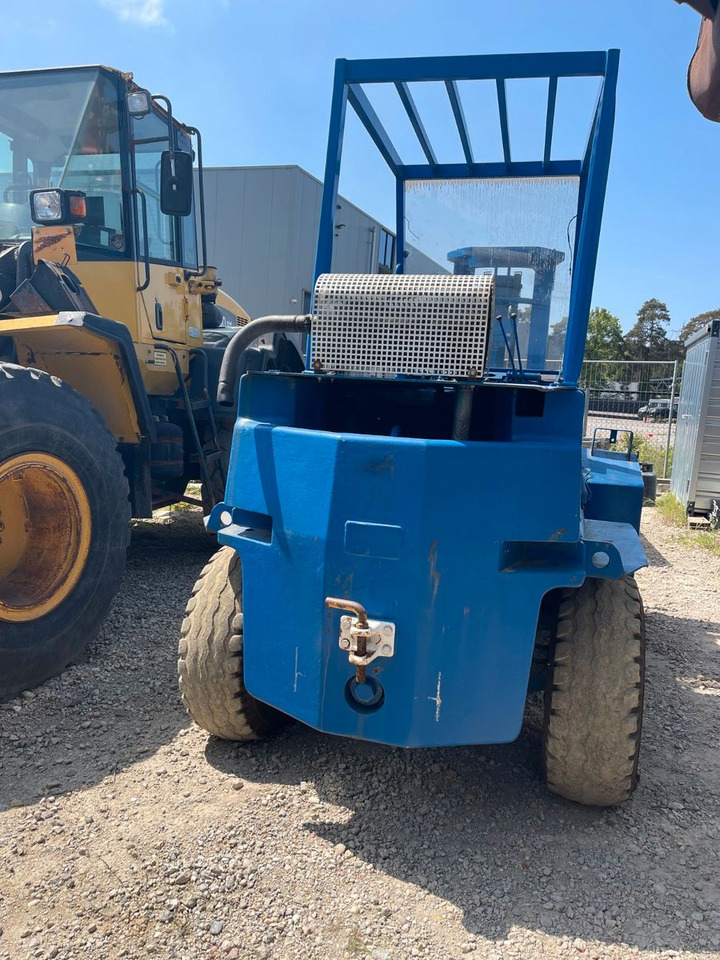 FORD MOTOR - Geländestapler: das Bild 3 FORD MOTOR - Geländestapler: das Bild 3