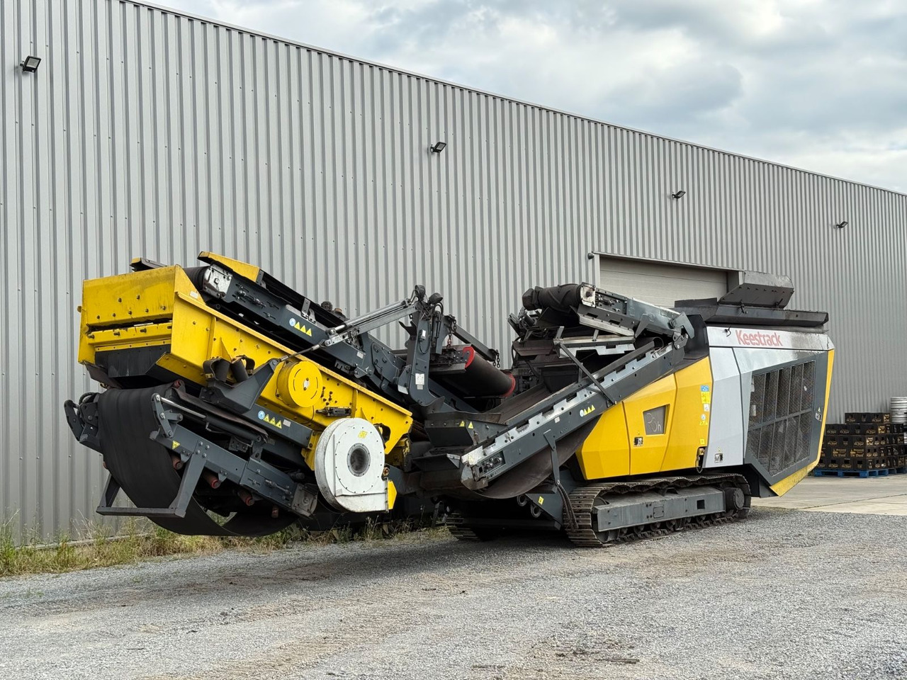 KEESTRACK R3H Mobile Brecheranlage mit Siebmodul - Mobile Brechanlage: das Bild 4 KEESTRACK R3H Mobile Brecheranlage mit Siebmodul - Mobile Brechanlage: das Bild 4