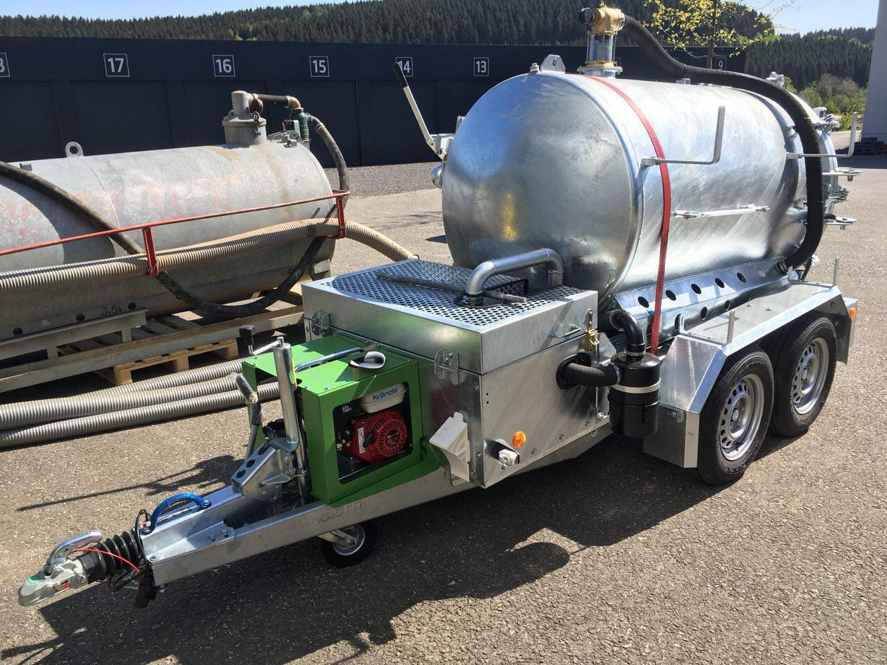 M-Vac 1,8m³ *Kippbar* Vakuum-Saugsystem / Saugfass / Sauganhänger / Saughänger M-Vac Reinigungskit - Saug-/ Spülfahrzeug: das Bild 4 M-Vac 1,8m³ *Kippbar* Vakuum-Saugsystem / Saugfass / Sauganhänger / Saughänger M-Vac Reinigungskit - Saug-/ Spülfahrzeug: das Bild 4