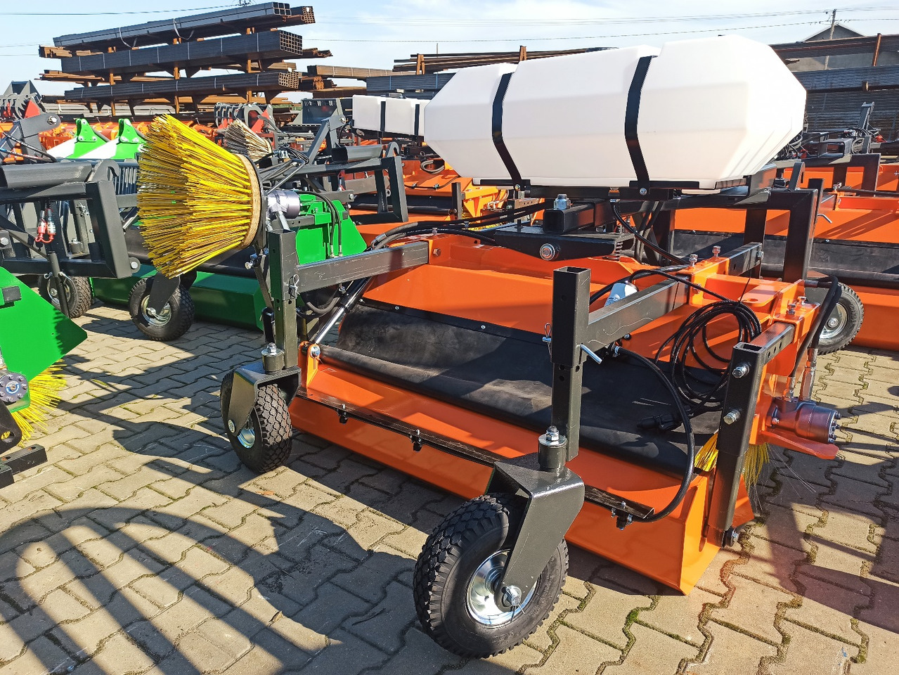 Kehrbesen für Frontlader für Traktor METAL-TECHNIK Kehrmaschine / Sweeper / Balayeuse / Spazzolatrice / Подметательно-уборочная машина / Zamiatarka 2 m: das Bild 19 Kehrbesen für Frontlader für Traktor METAL-TECHNIK Kehrmaschine / Sweeper / Balayeuse / Spazzolatrice / Подметательно-уборочная машина / Zamiatarka 2 m: das Bild 19