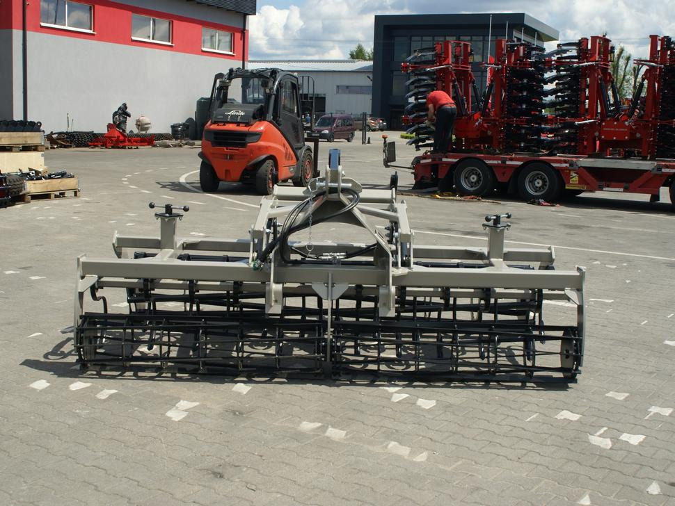 ROLEX Saatbettkombination / Cultivator / Vibroculteur combinable / Unita per coltivazione e semina / Почвообрабатывающий посевной агрегат / Agregat uprawowo-siewny 3 m - Säkombination: das Bild 2 ROLEX Saatbettkombination / Cultivator / Vibroculteur combinable / Unita per coltivazione e semina / Почвообрабатывающий посевной агрегат / Agregat uprawowo-siewny 3 m - Säkombination: das Bild 2