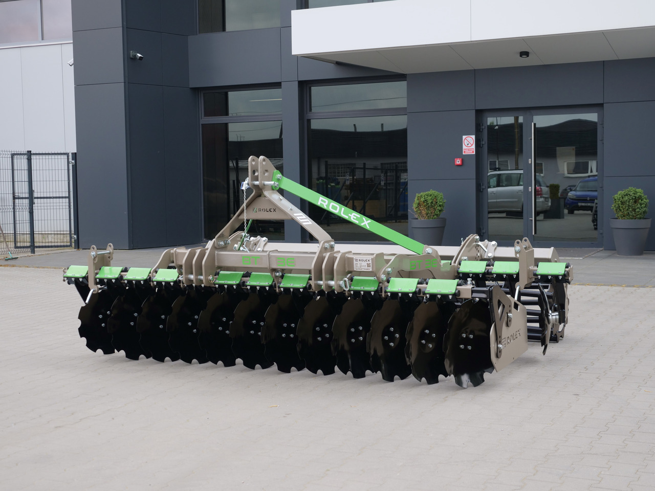 ROLEX Scheibenegge / Discs harrow / Dechaumeur à disques / Erpice a dischi / Grada de discos / Дисковая борона / Brona talerzowa 3 m - Scheibenegge: das Bild 1 ROLEX Scheibenegge / Discs harrow / Dechaumeur à disques / Erpice a dischi / Grada de discos / Дисковая борона / Brona talerzowa 3 m - Scheibenegge: das Bild 1