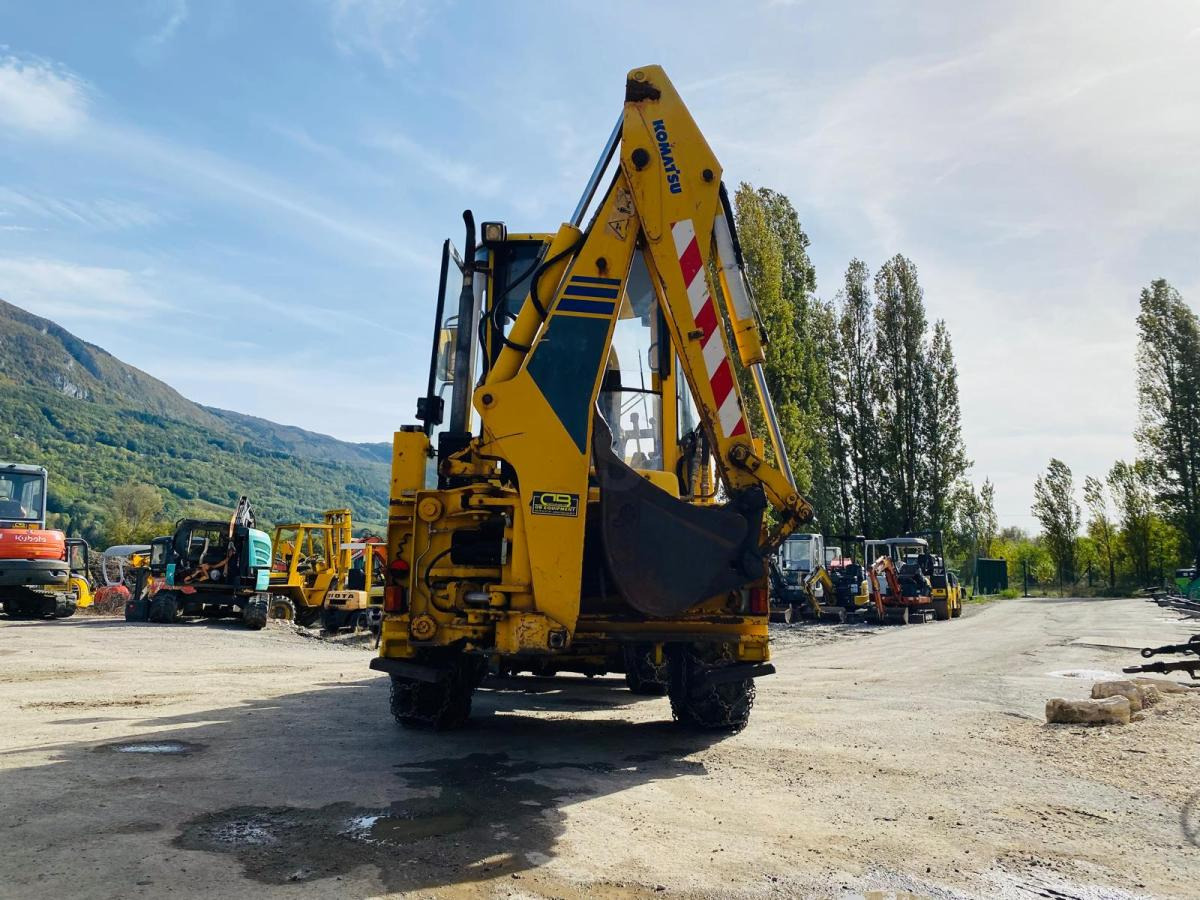 KOMATSU Tractopelle WB70 (NET DE TVA) - Baggerlader: das Bild 4 KOMATSU Tractopelle WB70 (NET DE TVA) - Baggerlader: das Bild 4