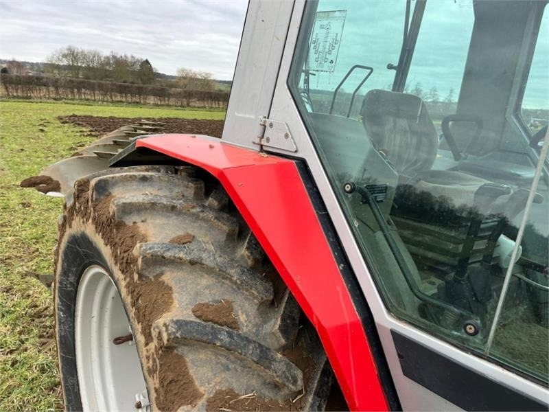 Massey Ferguson 3120 Dynashift - Traktor: das Bild 5 Massey Ferguson 3120 Dynashift - Traktor: das Bild 5