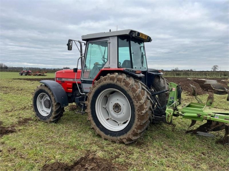 Massey Ferguson 3120 Dynashift - Traktor: das Bild 2 Massey Ferguson 3120 Dynashift - Traktor: das Bild 2