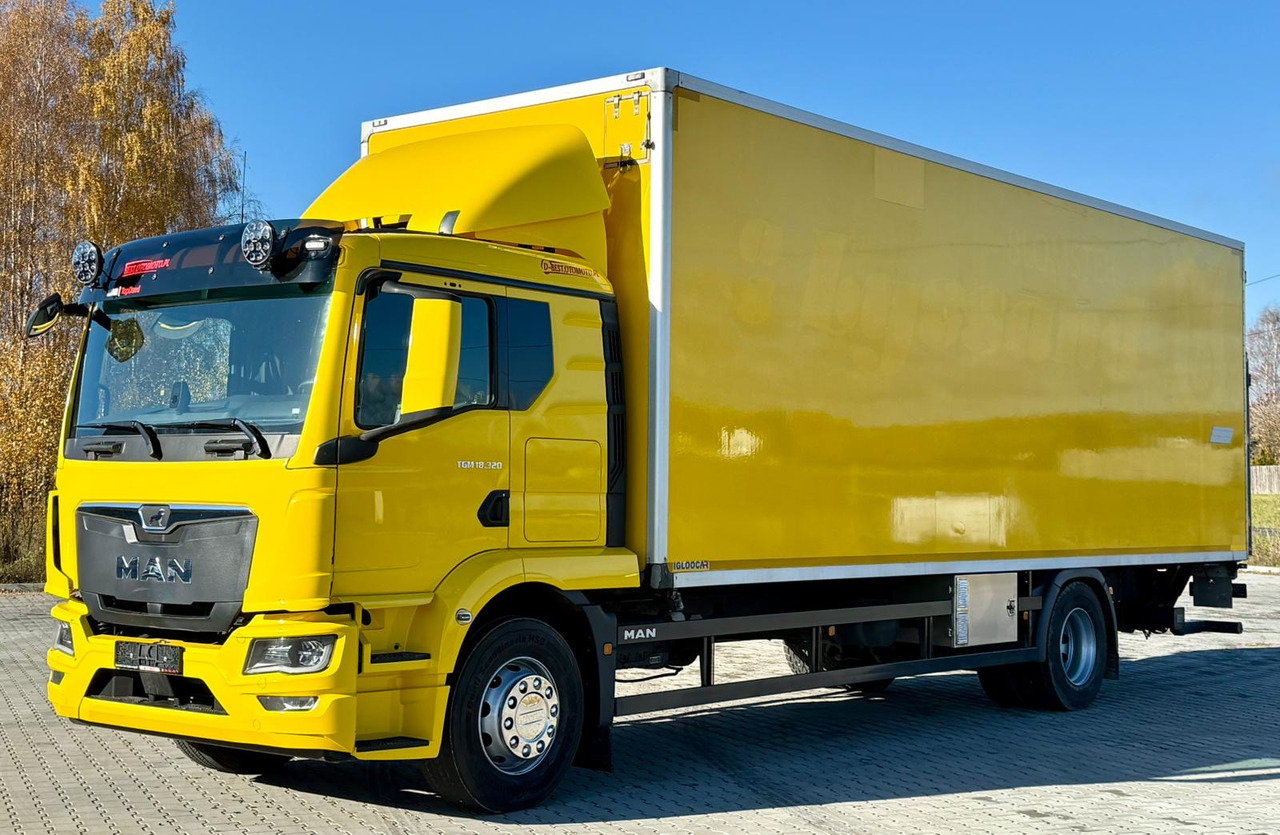 MAN 18.320 / IZOTERMA / GRZANA / WINDA / 20 EUROPALET / AUTOMAT / 170 TYŚ KM / 2021 R / SYPIALKA / CAŁY NA PODUSZKACH / SPROWADZONY / JAK NOWY - Isotherm LKW: das Bild 2 MAN 18.320 / IZOTERMA / GRZANA / WINDA / 20 EUROPALET / AUTOMAT / 170 TYŚ KM / 2021 R / SYPIALKA / CAŁY NA PODUSZKACH / SPROWADZONY / JAK NOWY - Isotherm LKW: das Bild 2