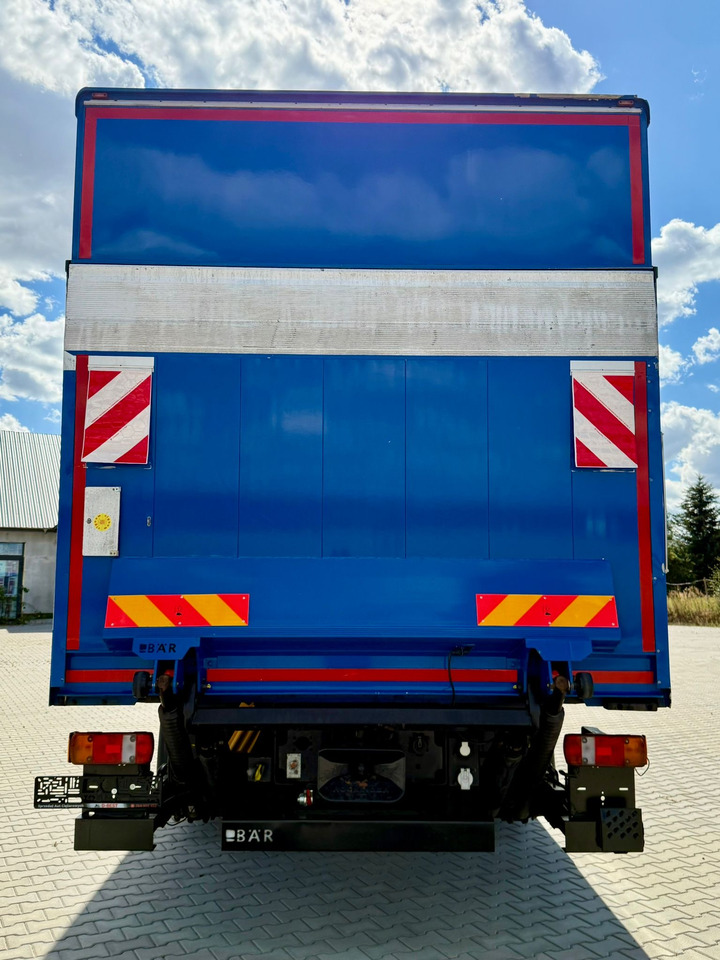 MAN TGX 26.420 / KONTENER / WINDA / 8.5 M DŁUGOŚCI / 21 EUROPALET / 6x2 / 3 OŚ PODNOSZONA I SKRĘTNA / ŁADOWNOŚĆ 14 415 KG / 2018 ROK / Z NIEMIEC - Koffer LKW: das Bild 4 MAN TGX 26.420 / KONTENER / WINDA / 8.5 M DŁUGOŚCI / 21 EUROPALET / 6x2 / 3 OŚ PODNOSZONA I SKRĘTNA / ŁADOWNOŚĆ 14 415 KG / 2018 ROK / Z NIEMIEC - Koffer LKW: das Bild 4