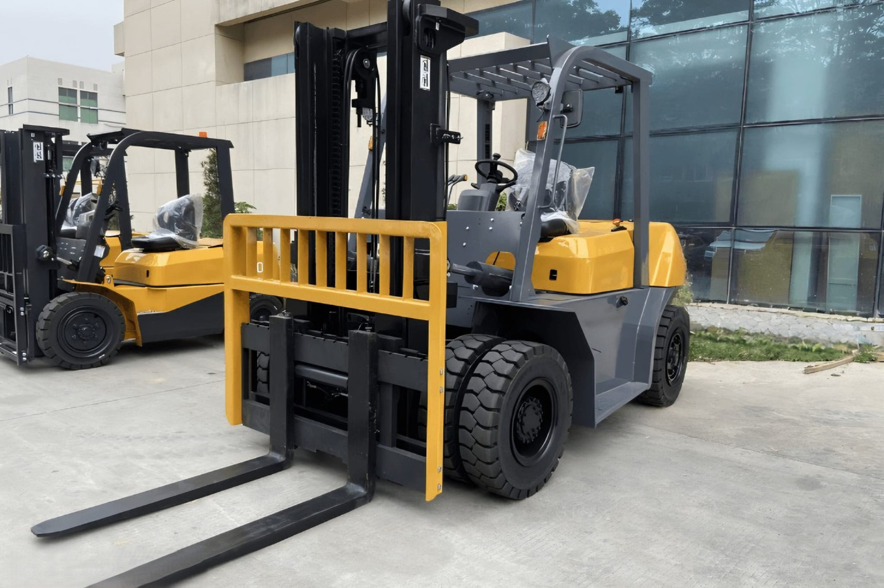 Müller Machinery MF 50 - Dieselstapler: das Bild 2 Müller Machinery MF 50 - Dieselstapler: das Bild 2