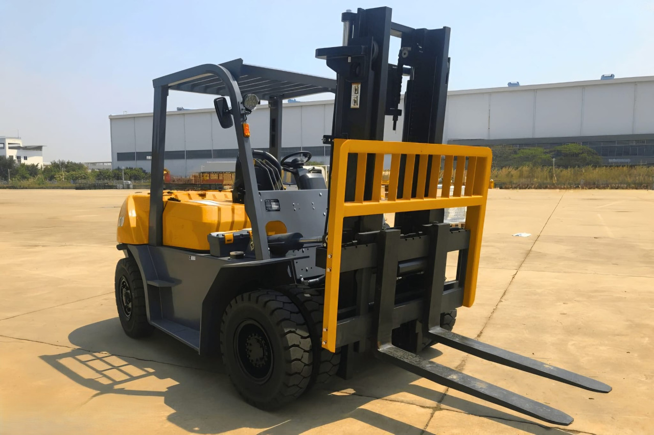 Müller Machinery MF 50 - Dieselstapler: das Bild 1 Müller Machinery MF 50 - Dieselstapler: das Bild 1