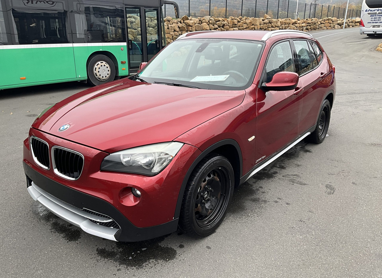 BMW X1 - SUV/ Geländewagen: das Bild 2 BMW X1 - SUV/ Geländewagen: das Bild 2