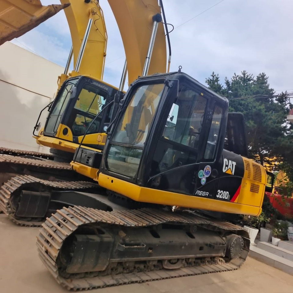 CAT 320 D2 - Kettenbagger: das Bild 3 CAT 320 D2 - Kettenbagger: das Bild 3