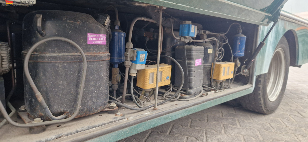 Mercedes-Benz 413 CDI Tiefkühlfächer, autom. Verkaufsklappe Basis ist ok - Kühltransporter: das Bild 3 Mercedes-Benz 413 CDI Tiefkühlfächer, autom. Verkaufsklappe Basis ist ok - Kühltransporter: das Bild 3