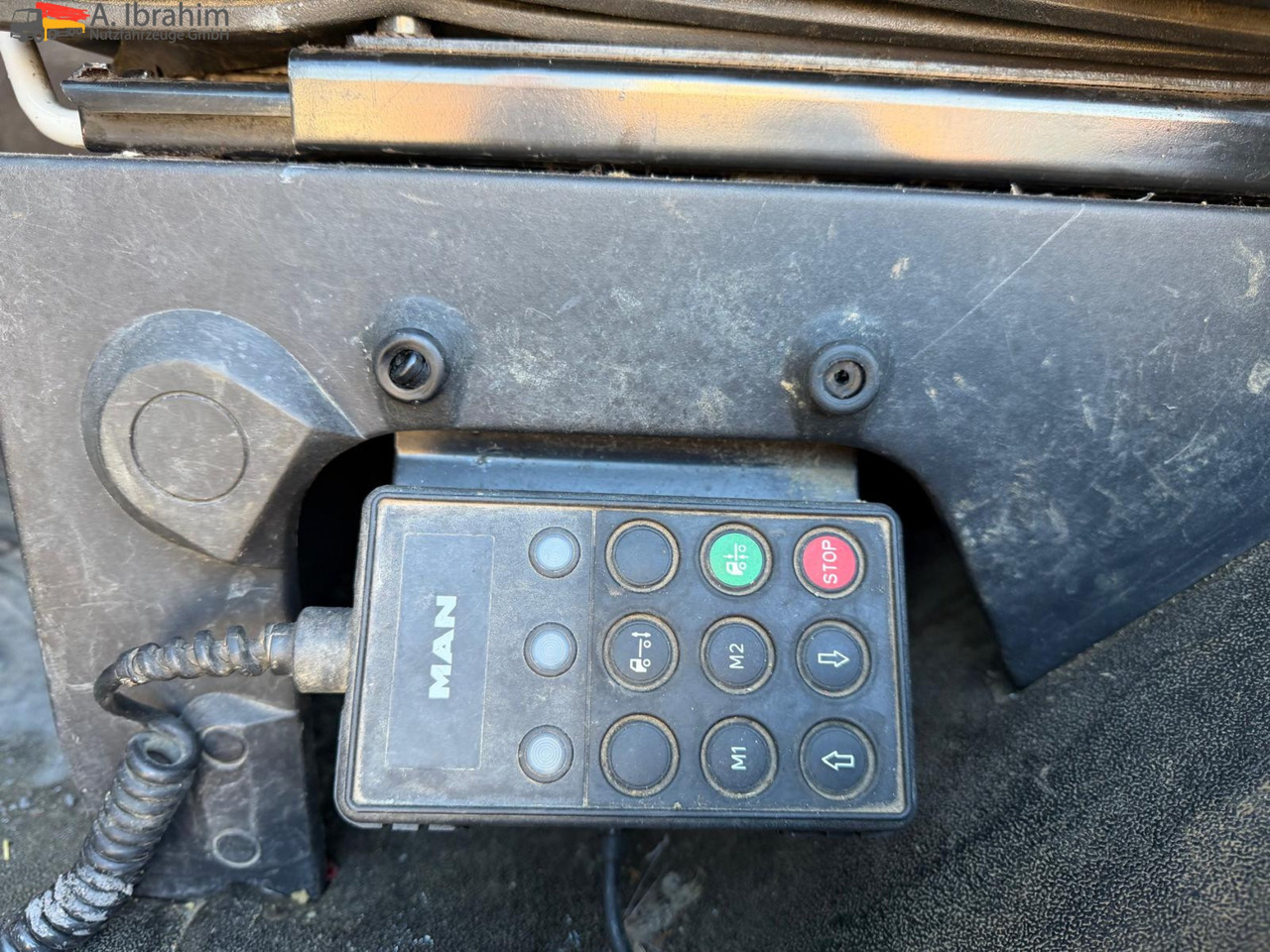 MAN 26.464 6x4 | Retarder | Klima | Schaltgetriebe | 3 Pedals - Sattelzugmaschine: das Bild 4 MAN 26.464 6x4 | Retarder | Klima | Schaltgetriebe | 3 Pedals - Sattelzugmaschine: das Bild 4