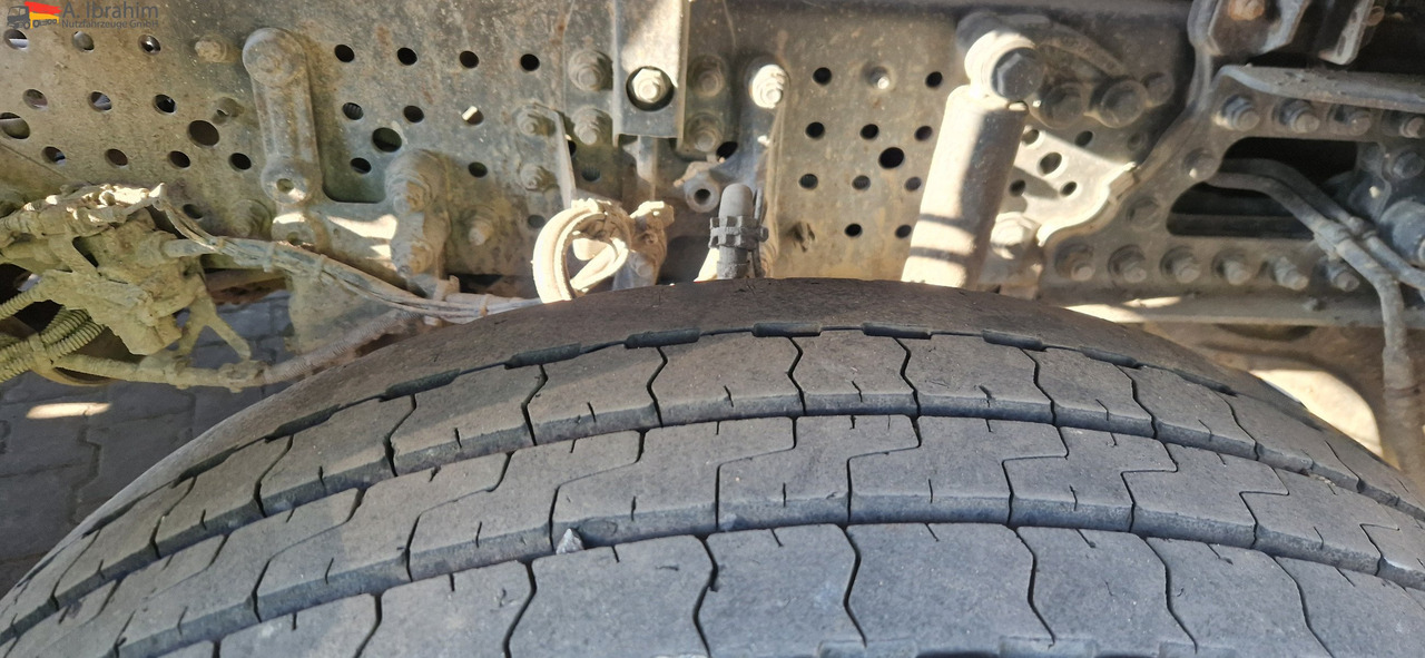 Mercedes-Benz 1840 Actros, 3x vorhanden, identisch - Sattelzugmaschine: das Bild 3 Mercedes-Benz 1840 Actros, 3x vorhanden, identisch - Sattelzugmaschine: das Bild 3