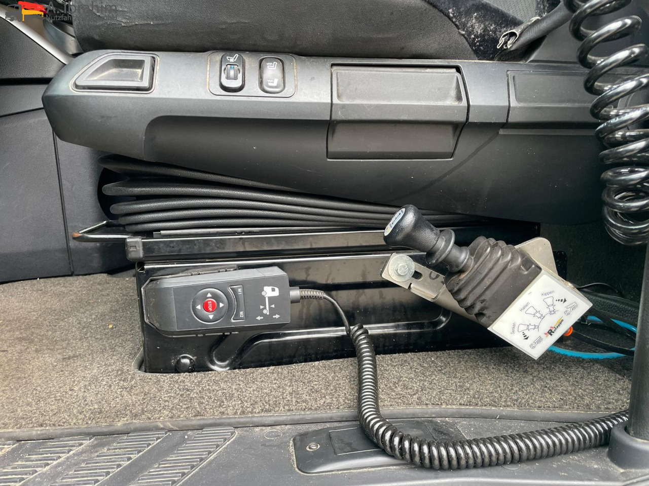 Mercedes-Benz Actros 1845 Kipphydraulik | Retarder | BigSpace | Kühlschrank | Klima - Sattelzugmaschine: das Bild 5 Mercedes-Benz Actros 1845 Kipphydraulik | Retarder | BigSpace | Kühlschrank | Klima - Sattelzugmaschine: das Bild 5