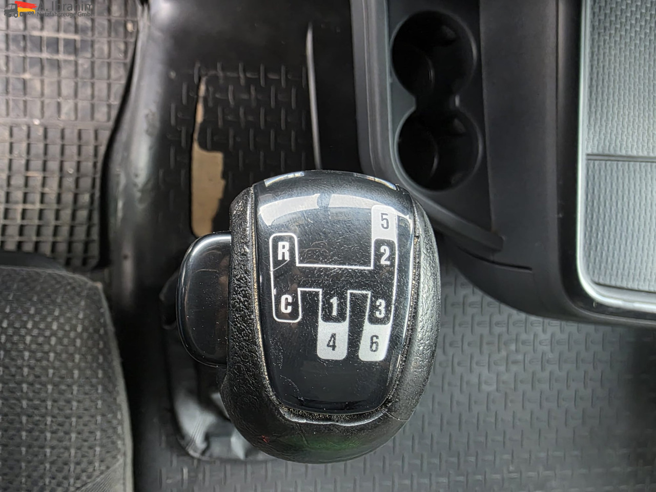 Scania R560 | 6x4 | V8 | Blatt Blatt | Schaltgetriebe |Kipphydraulik | Klima | Trommelbremse| 3 Pedals - Sattelzugmaschine: das Bild 4 Scania R560 | 6x4 | V8 | Blatt Blatt | Schaltgetriebe |Kipphydraulik | Klima | Trommelbremse| 3 Pedals - Sattelzugmaschine: das Bild 4