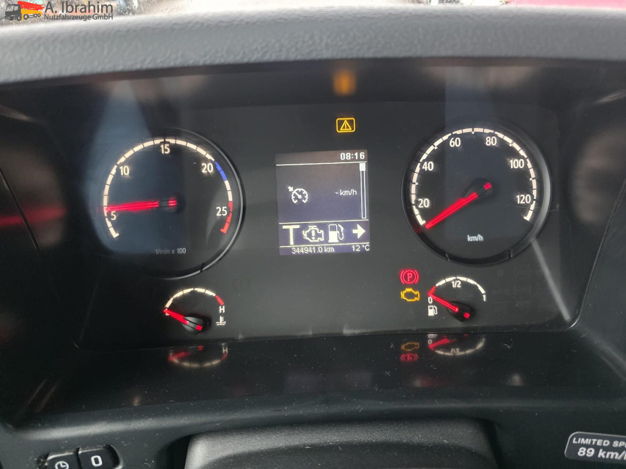 Scania R560 | 6x4 | V8 | Blatt Blatt | Schaltgetriebe |Kipphydraulik | Klima | Trommelbremse| 3 Pedals - Sattelzugmaschine: das Bild 2 Scania R560 | 6x4 | V8 | Blatt Blatt | Schaltgetriebe |Kipphydraulik | Klima | Trommelbremse| 3 Pedals - Sattelzugmaschine: das Bild 2