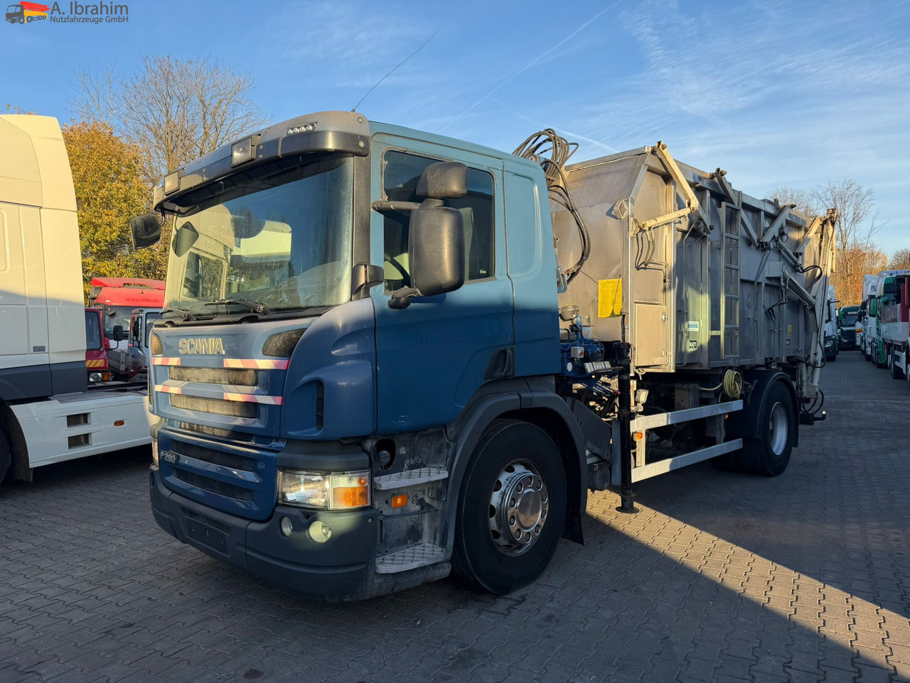 Scania B4X2 Edelstahlkipper für Tierkörperbeseitigung Kran MKG - Müllwagen: das Bild 1 Scania B4X2 Edelstahlkipper für Tierkörperbeseitigung Kran MKG - Müllwagen: das Bild 1