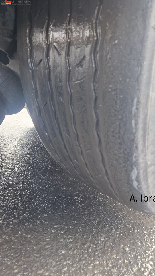 Schmitz SW 24 Schubboden, Liftachse,Ersatzradhalterung Kabelfernbedienung, Trichter - Schubboden Auflieger: das Bild 5 Schmitz SW 24 Schubboden, Liftachse,Ersatzradhalterung Kabelfernbedienung, Trichter - Schubboden Auflieger: das Bild 5