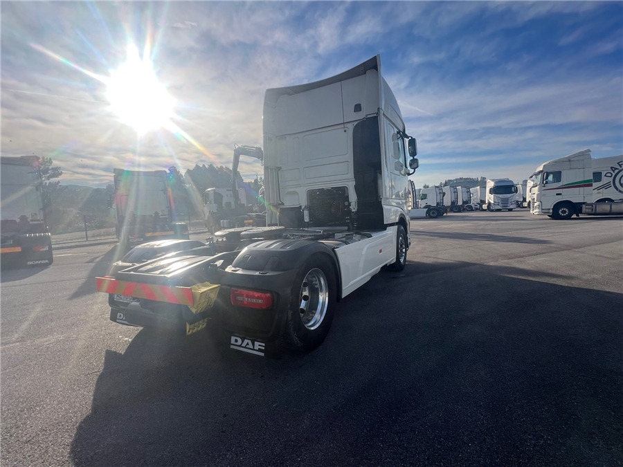DAF XF 530 Retarder / Airparkoll - Sattelzugmaschine: das Bild 4 DAF XF 530 Retarder / Airparkoll - Sattelzugmaschine: das Bild 4