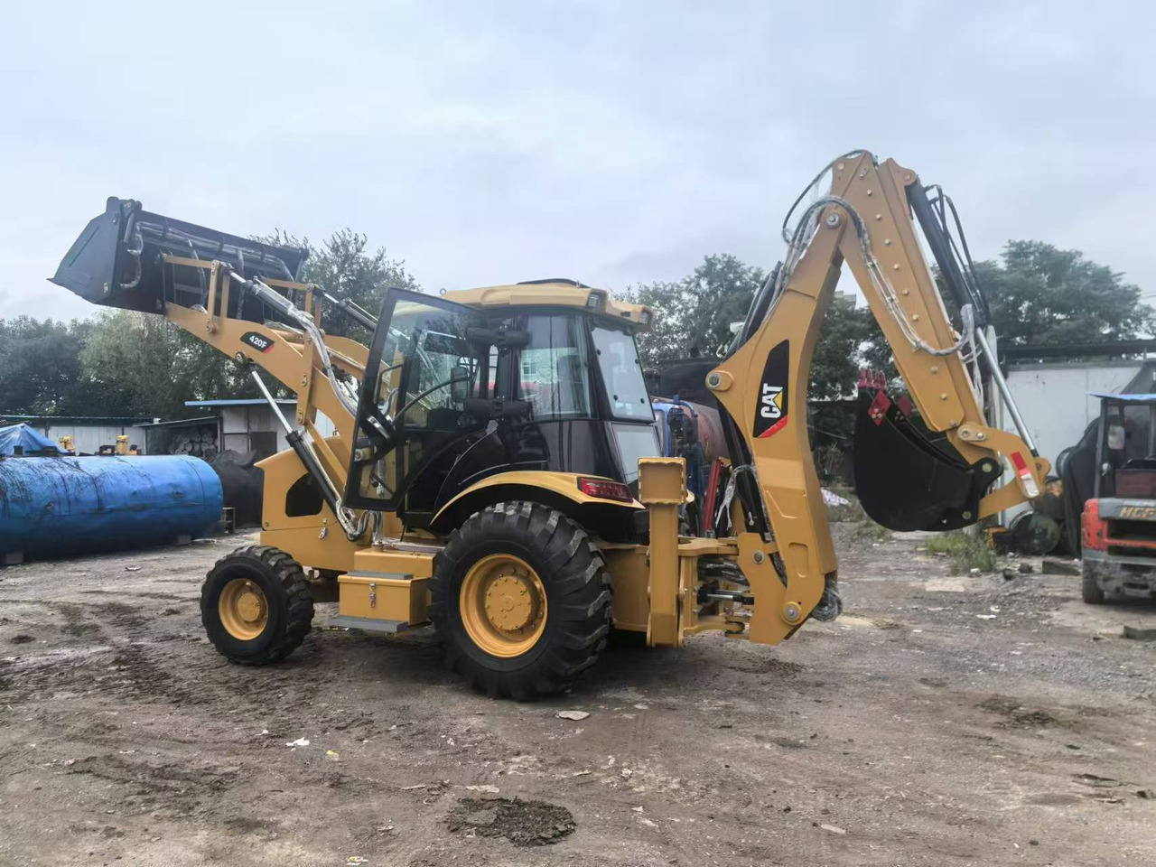 Caterpillar 420F - Baggerlader: das Bild 2 Caterpillar 420F - Baggerlader: das Bild 2