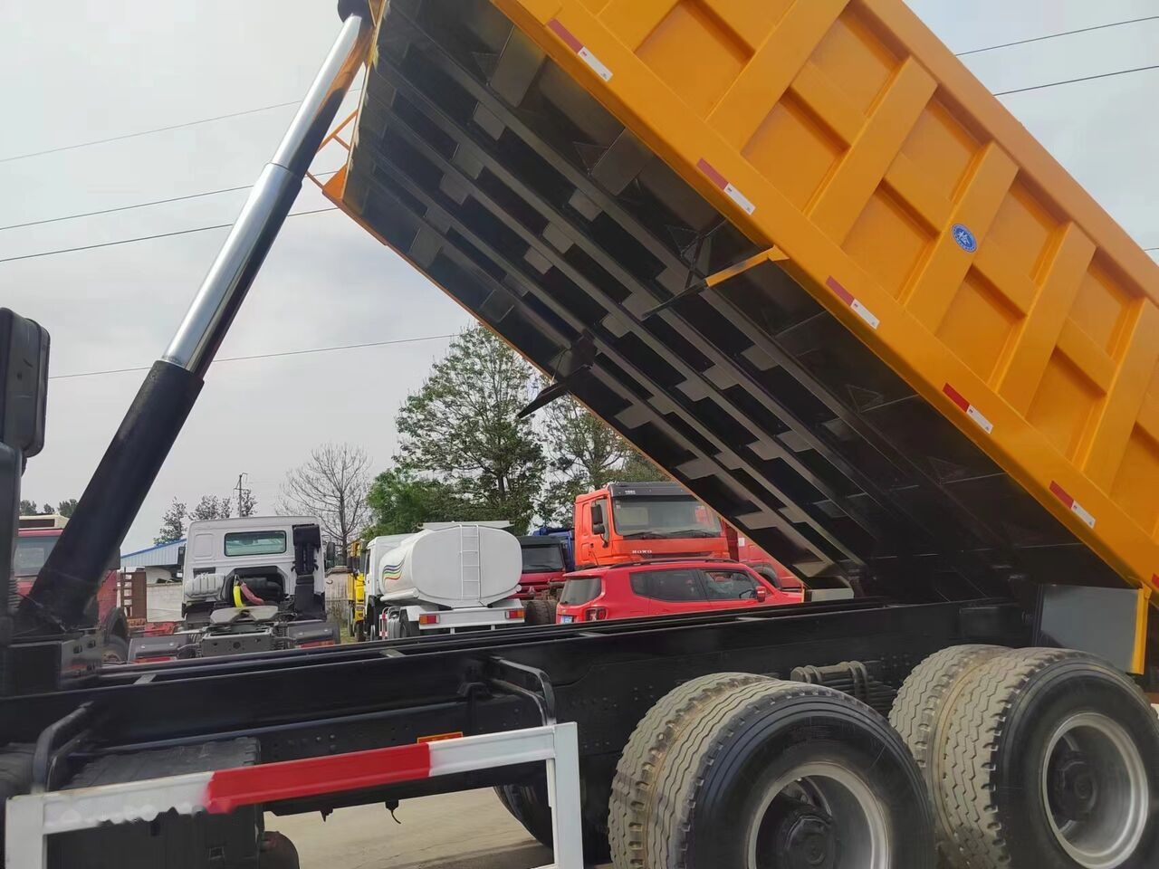 Shacman F3000 - Kipper: das Bild 1 Shacman F3000 - Kipper: das Bild 1