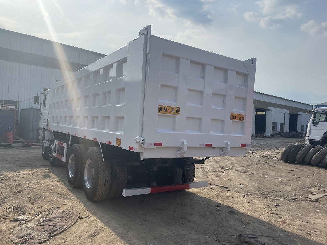 Shacman F3000 - Kipper: das Bild 1 Shacman F3000 - Kipper: das Bild 1