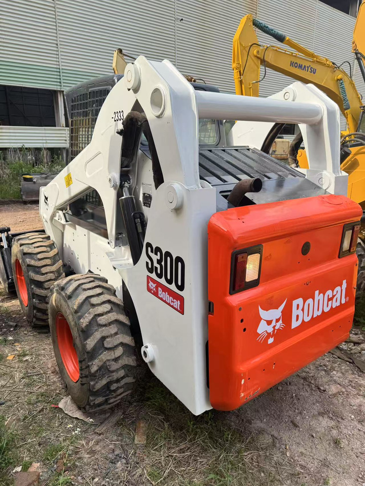 BOBCAT S300 - Kompaktlader: das Bild 1 BOBCAT S300 - Kompaktlader: das Bild 1