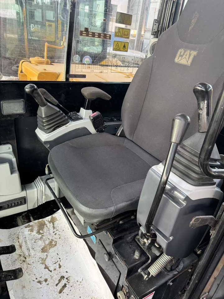 CATERPILLAR 305.5E2 - Minibagger: das Bild 3 CATERPILLAR 305.5E2 - Minibagger: das Bild 3